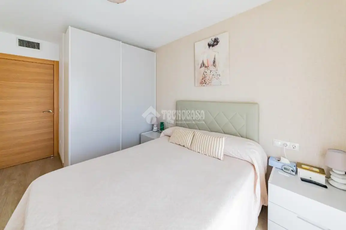 Schlafzimmer von Wohnung zum Verkauf in Calafell mit Klimaanlage, Abstellraum und Balkon