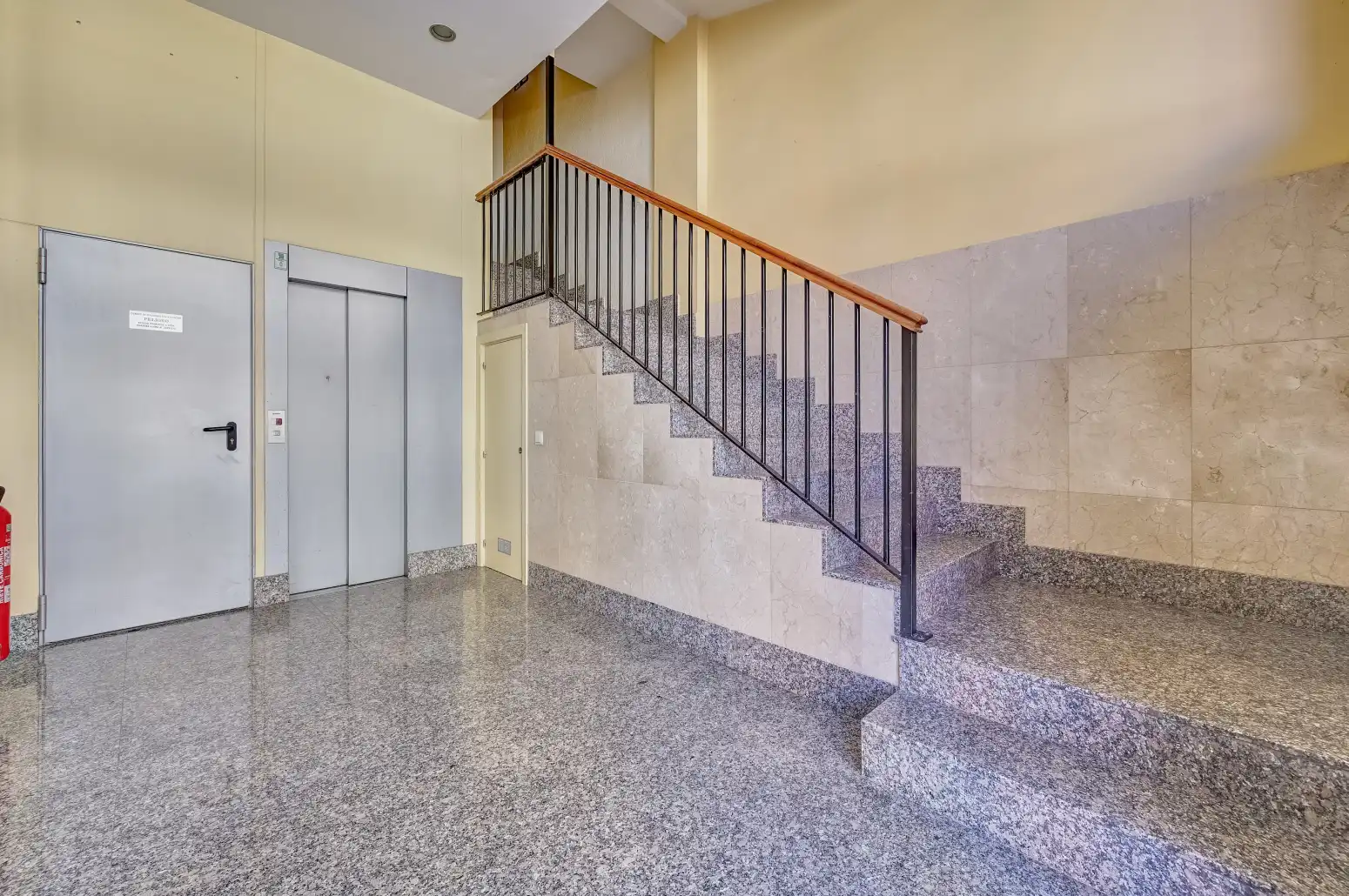 Piso en venta en  Pamplona / Iruña con Calefacción, Terraza y Balcón