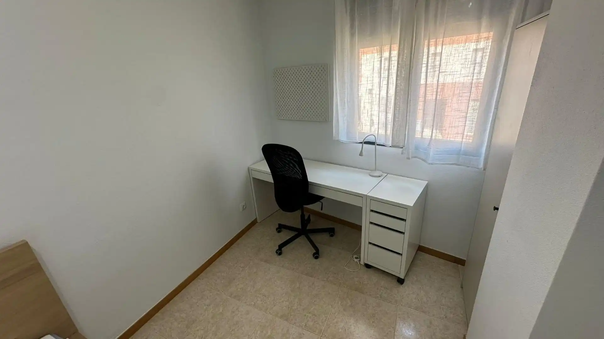 Habitación de Apartamento de alquiler en Castellón de la Plana / Castelló de la Plana con Aire acondicionado, Calefacción y Amueblado