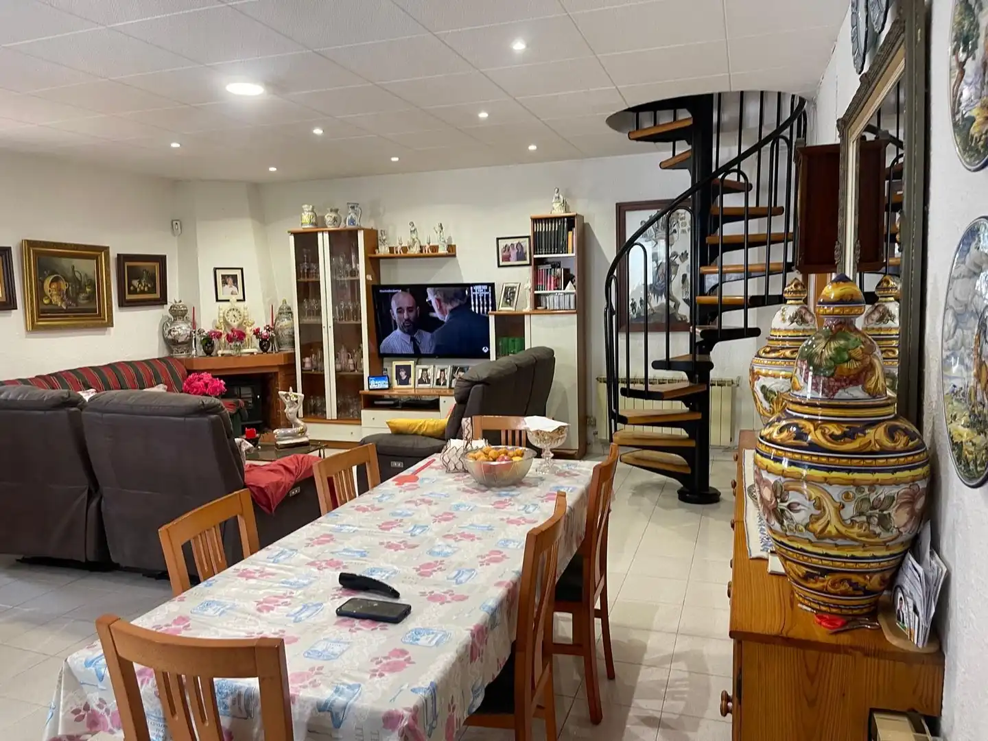 Comedor de Casa o chalet en venta en Esparreguera con Calefacción, Jardín privado y Trastero