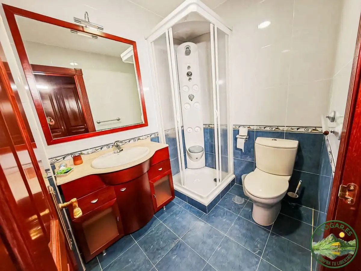 Baño de Casa o chalet en venta en Nava con Calefacción, Jardín privado y Parquet