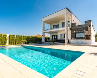 Piscina de Casa o xalet en venda en Mont-roig del Camp amb Aire condicionat, Terrassa i Piscina