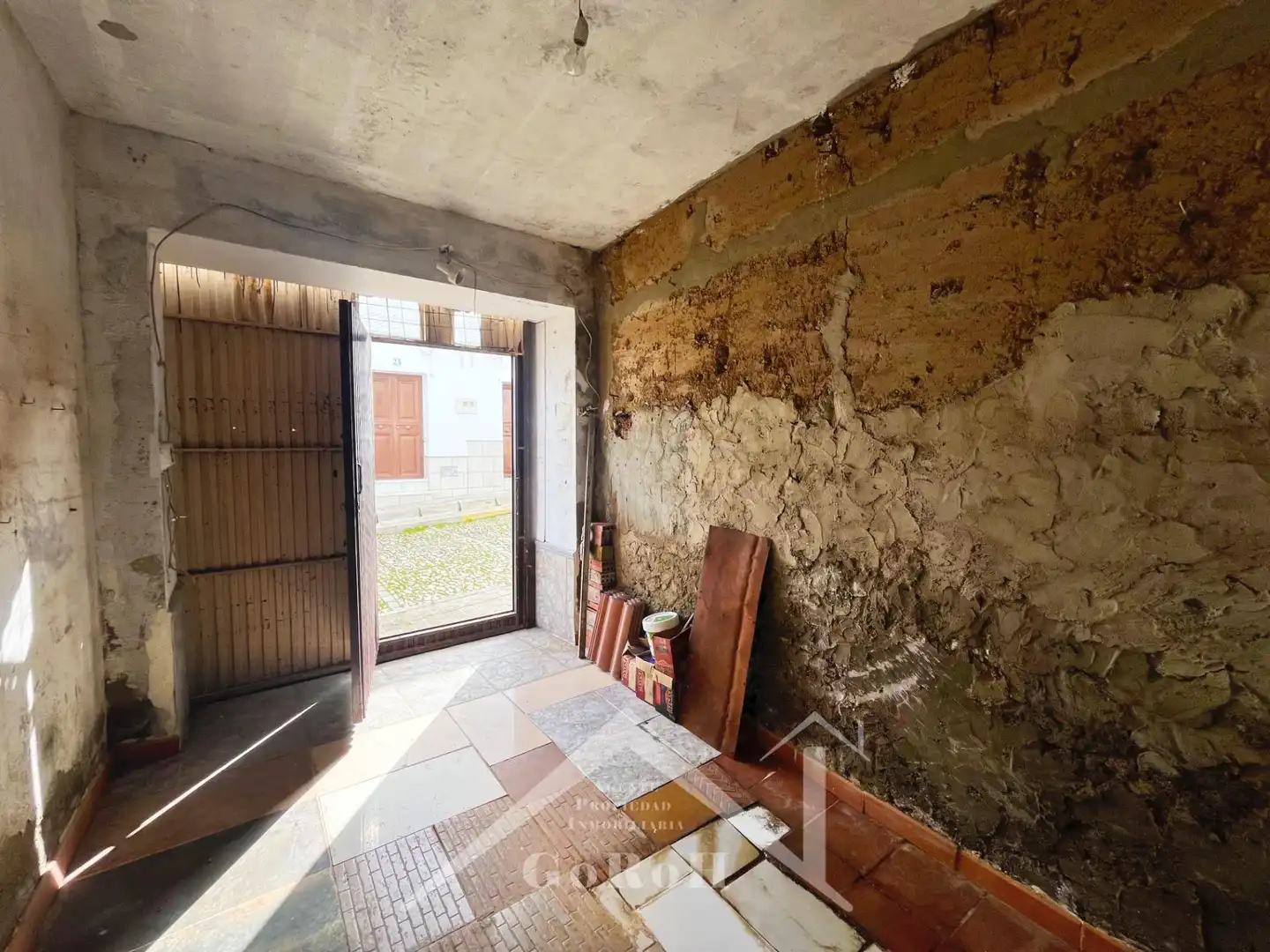 Casa adosada en venta en Almadén de la Plata con Aire acondicionado, Terraza y Trastero