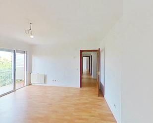 Sala d'estar de Pis en venda en Parla amb Calefacció, Terrassa i Traster