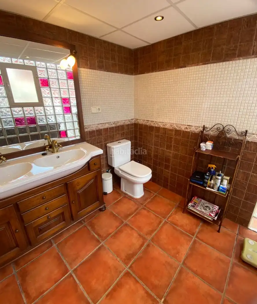 House with pool for sale in Calle Ronda de Manchester 290, imagen 8
