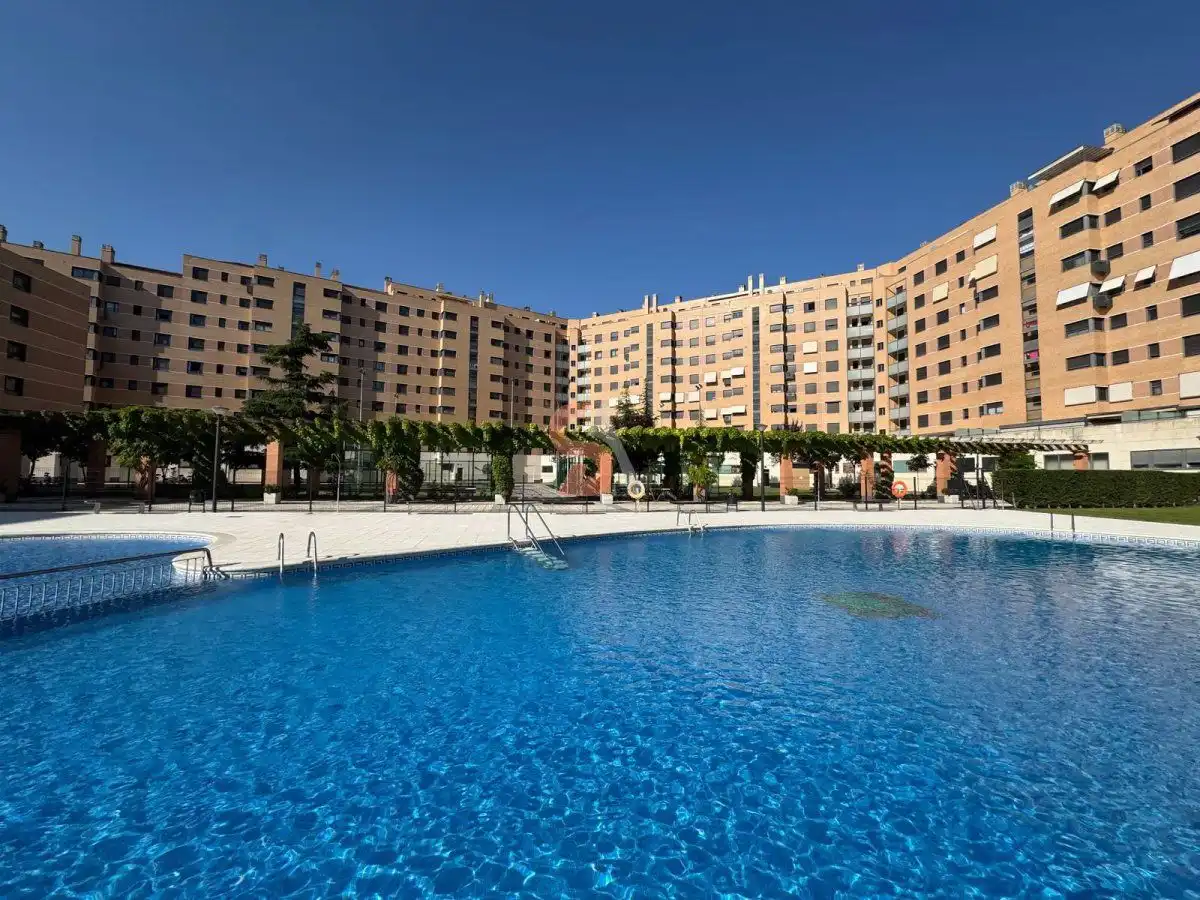 Schwimmbecken von Wohnung zur Miete in Valladolid mit Heizung, Möbliert und Gemeinschaftspool