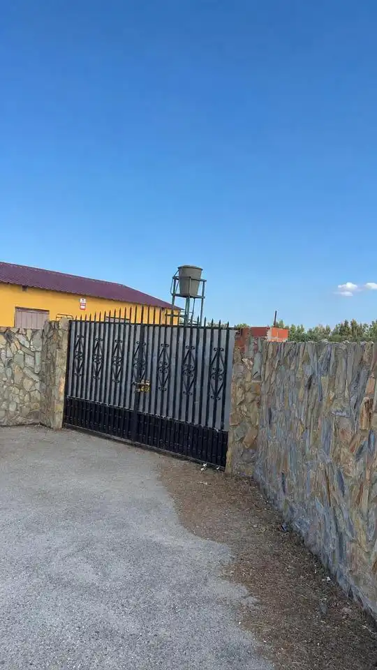 Vista exterior de Residencial en venda en Badajoz