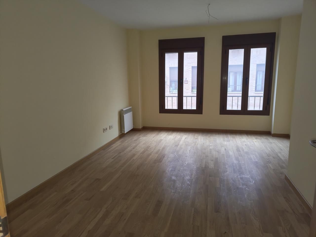 Sala d'estar de Pis en venda en Bargas amb Calefacció i Traster