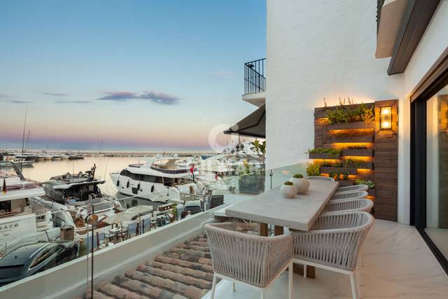 Apartamento en Venta en Puerto Banús