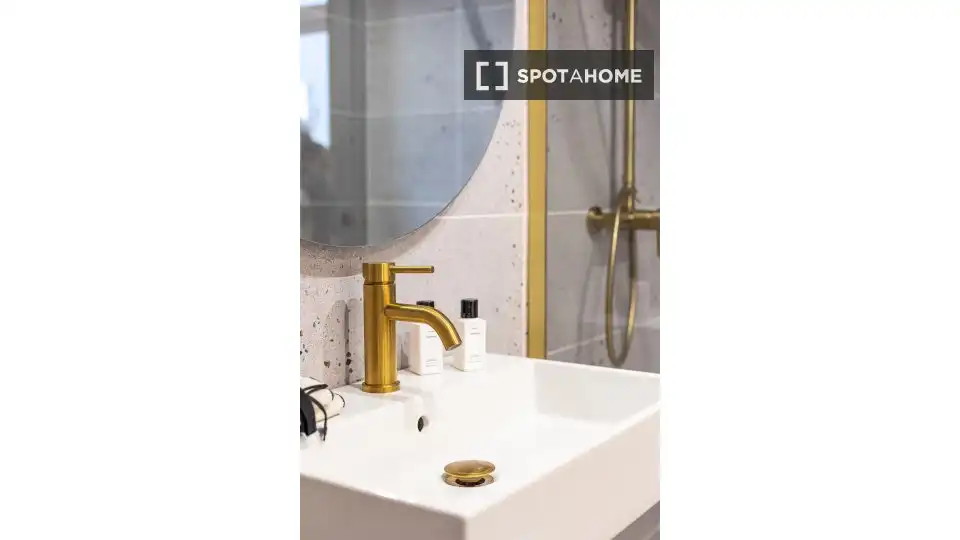 Baño de Piso de alquiler en Valencia con Aire acondicionado, Calefacción y Amueblado