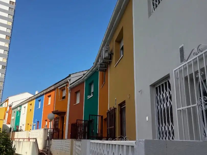 Bungalow amb piscina en venda a Calle Infiesto 2
