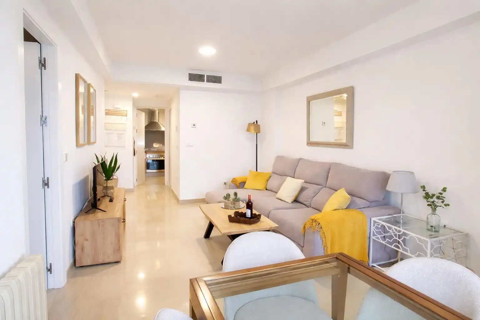 Sala de estar de Apartamento de alquiler en Córdoba con Aire acondicionado, Calefacción y Amueblado
