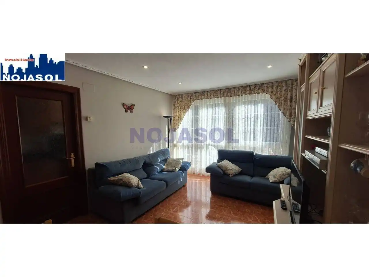 Sala d'estar de Apartament de lloguer en Noja amb Calefacció, Terrassa i Moblat