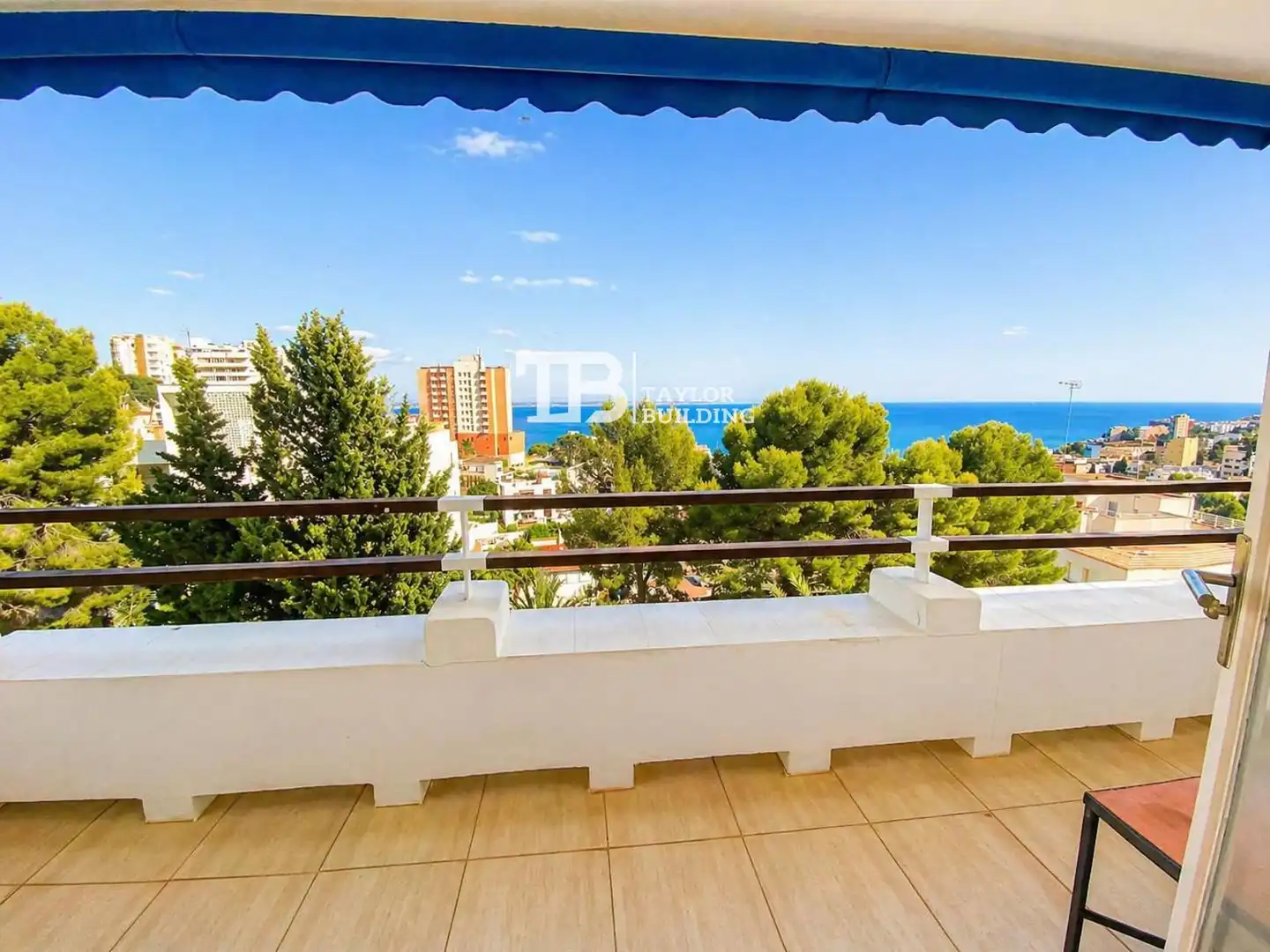 Vista exterior de Pis en venda en  Palma de Mallorca amb Terrassa, Piscina i Balcó