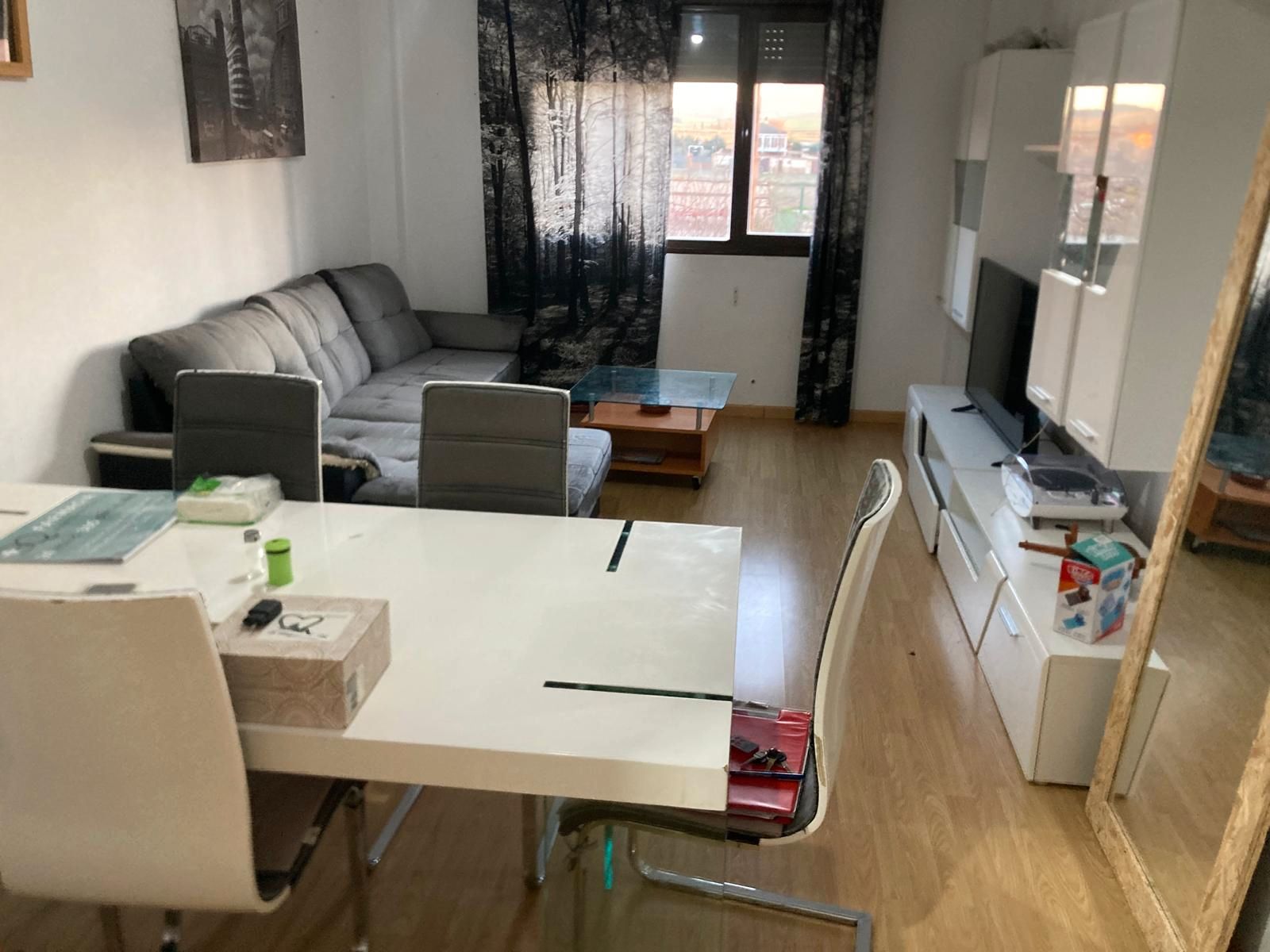 Sala d'estar de Planta baixa en venda en Burguillos de Toledo amb Aire condicionat, Calefacció i Parquet