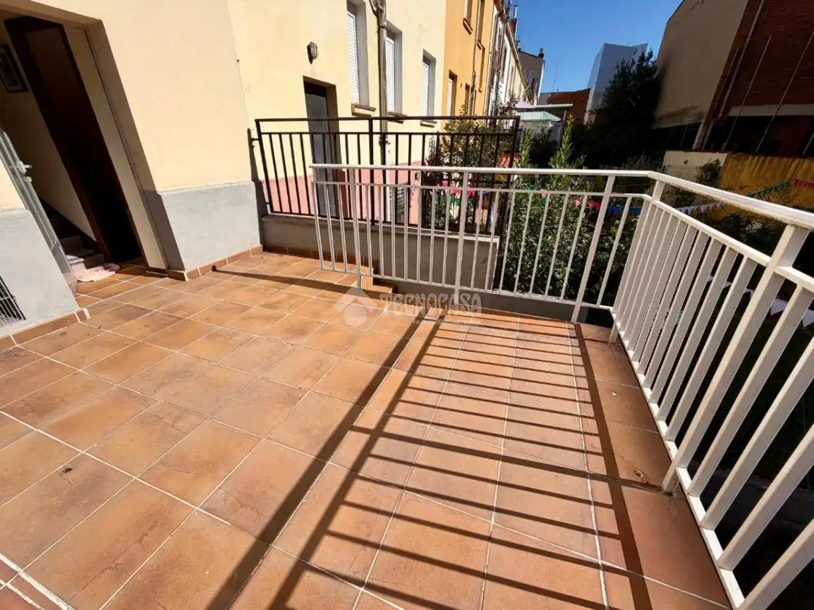 Terrassa de Pis en venda en León Capital 