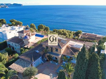 Villa con piscina in vendita a La Fustera
