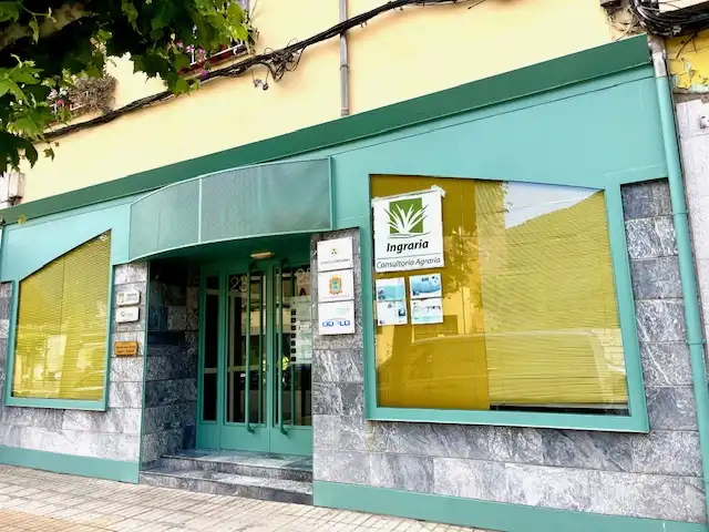 Local comercial en venda a Avenida el Ferrocarril 25