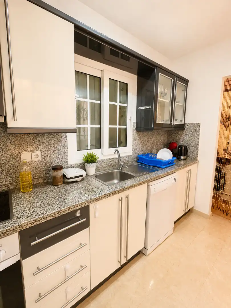 Cuina de Casa o xalet en venda en Orihuela amb Aire condicionat, Calefacció i Jardí privat