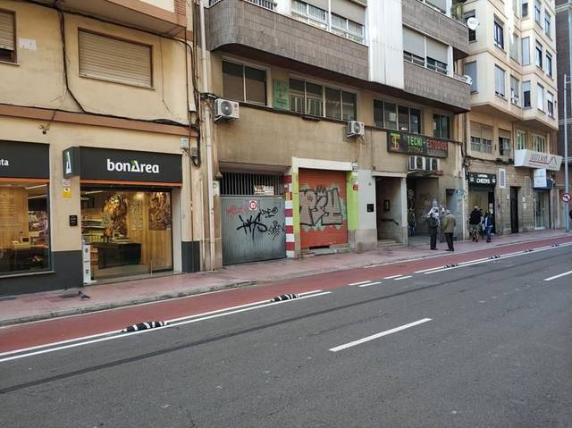 Local comercial en Venta en Carrer d'Herrero en Hospital - Plaza del Real