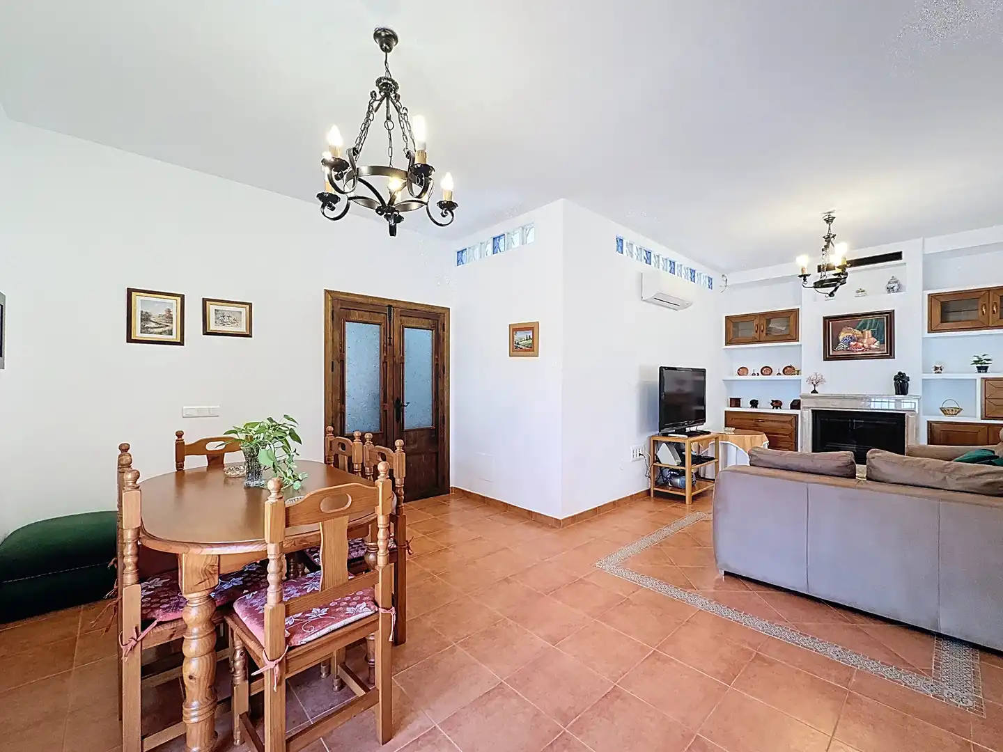 Sala de estar de Casa o chalet en venta en Casabermeja con Aire acondicionado, Terraza y Piscina