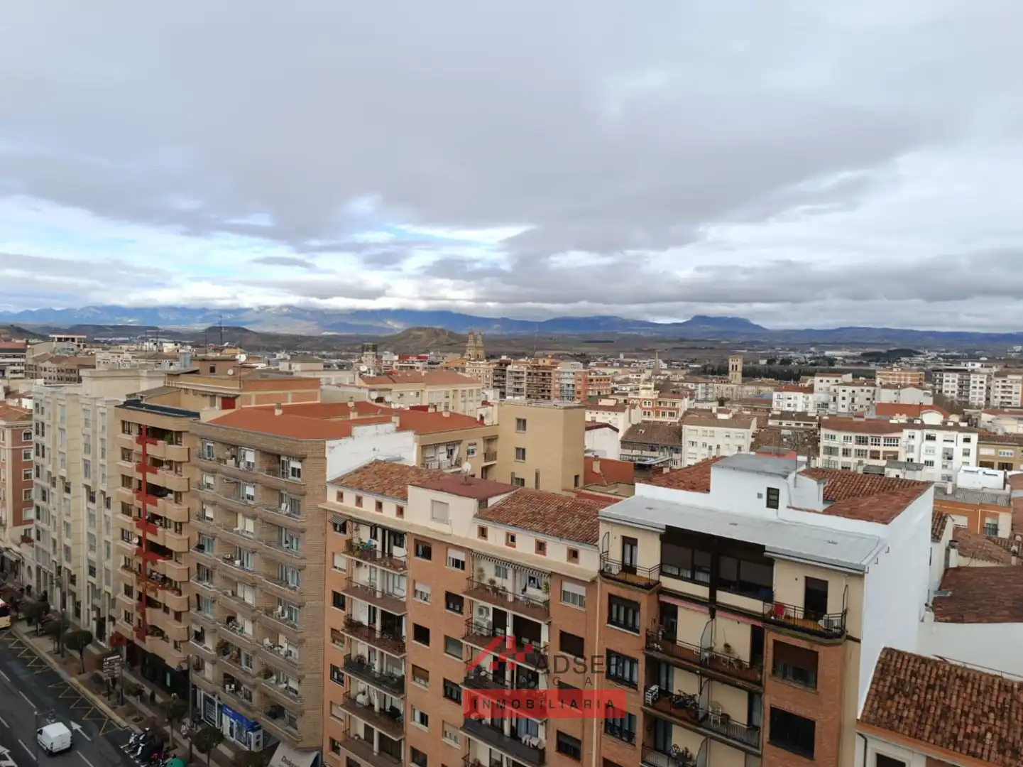 Vista exterior de Piso de alquiler en  Logroño con Calefacción, Parquet y Terraza