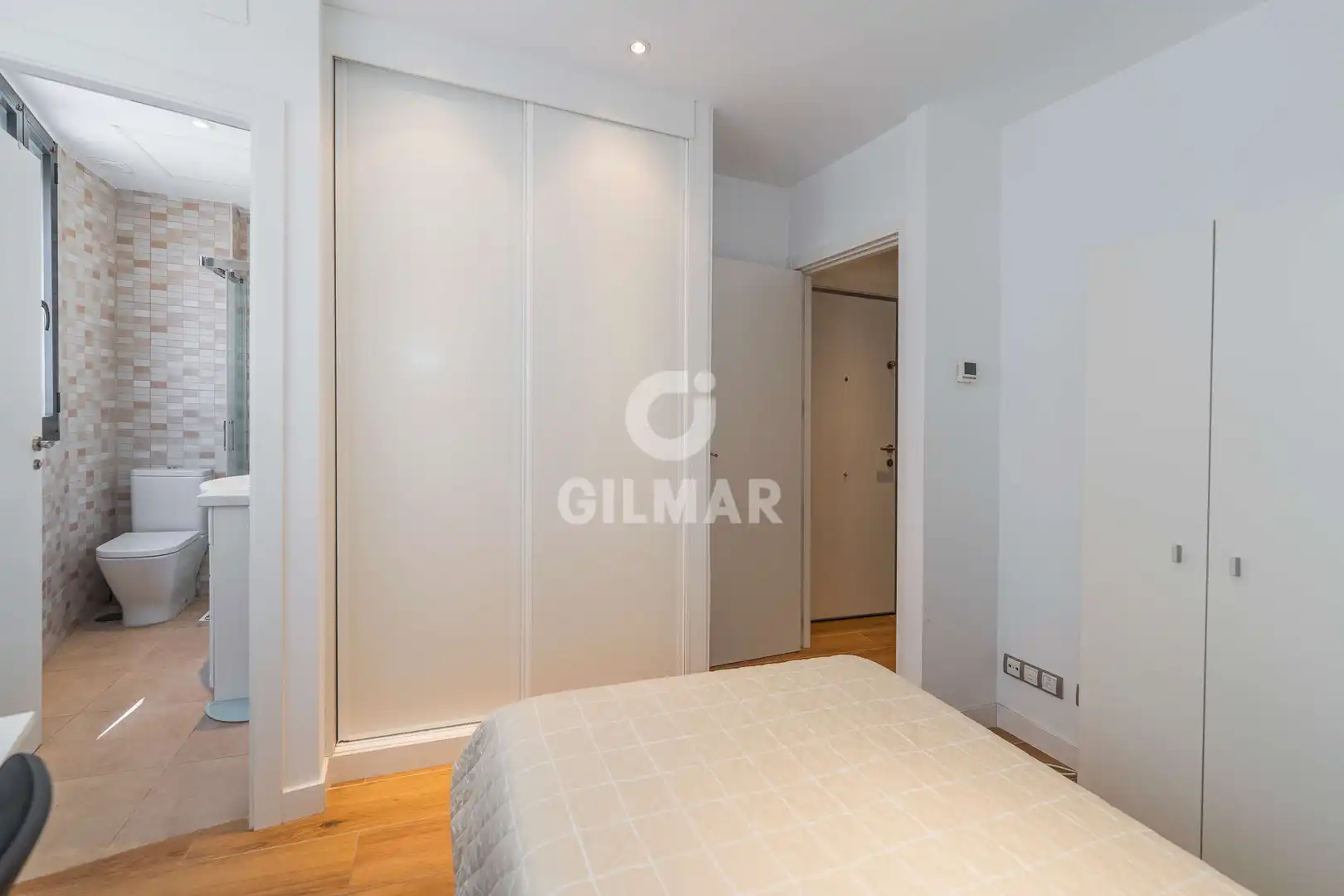 Habitación de Piso en venta en Madrid con Calefacción y Trastero
