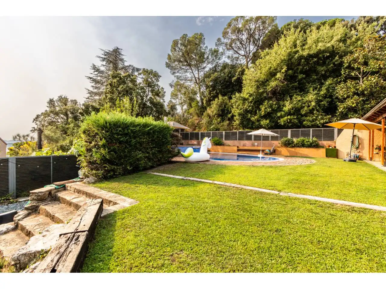 Piscina de Casa o xalet en venda en Castellar del Vallès amb Aire condicionat, Calefacció i Jardí privat