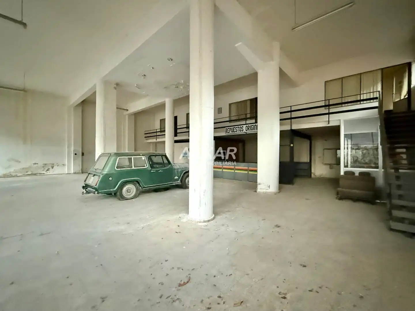 Gewerbefläche zum Verkauf in Calle Calle de los Amigos del País, 12