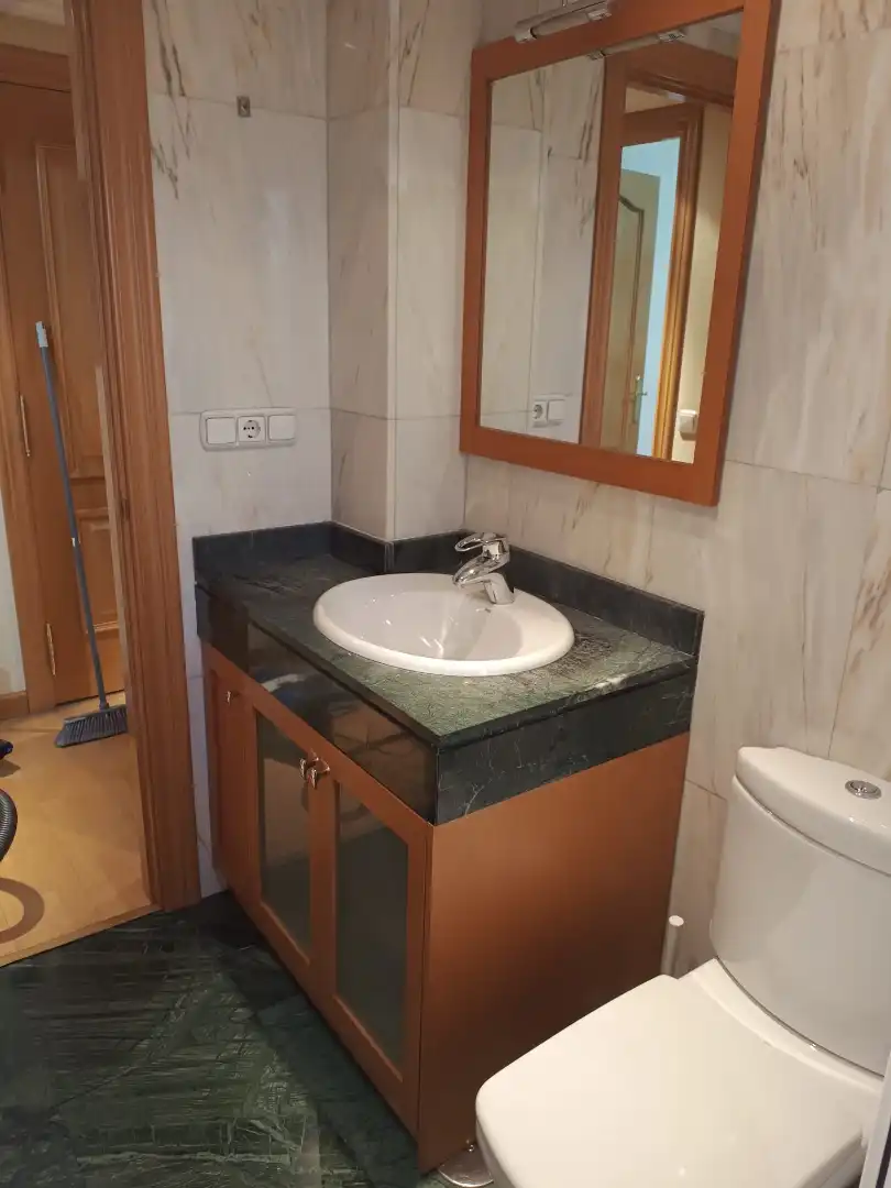 Baño de Apartamento de alquiler en Palencia con Amueblado