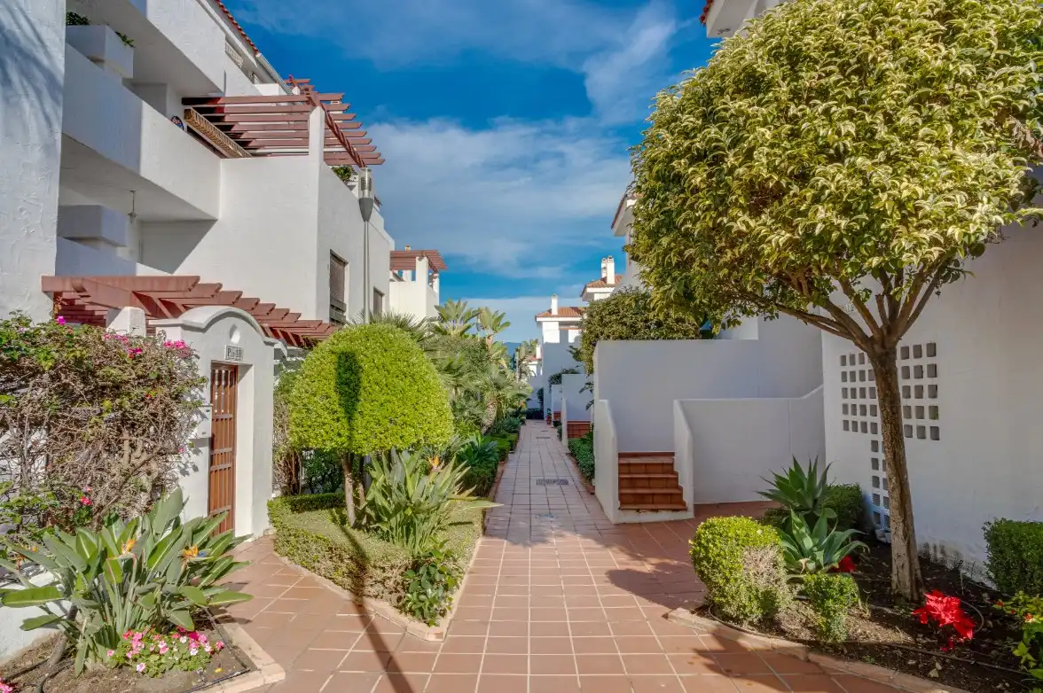 Vista exterior de Dúplex en venta en Marbella con Aire acondicionado, Calefacción y Terraza