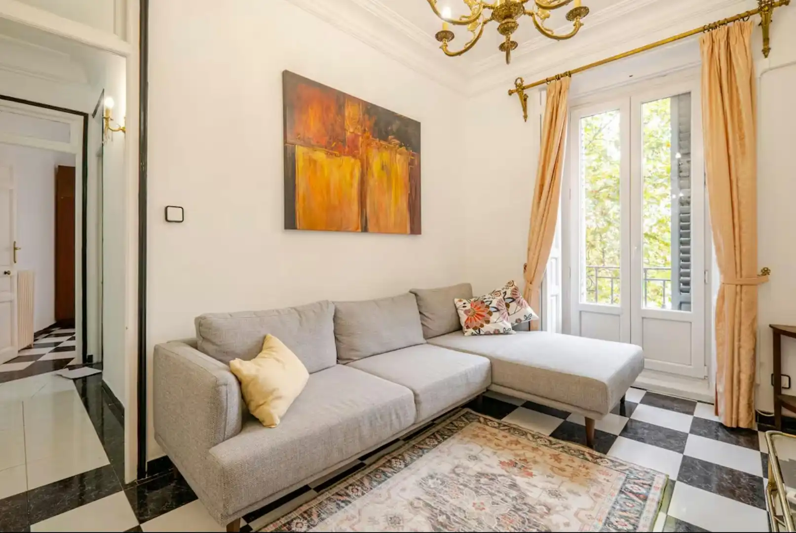Living room of Flat for rent in Madrid  with Air Conditioner, Heating and Furnished