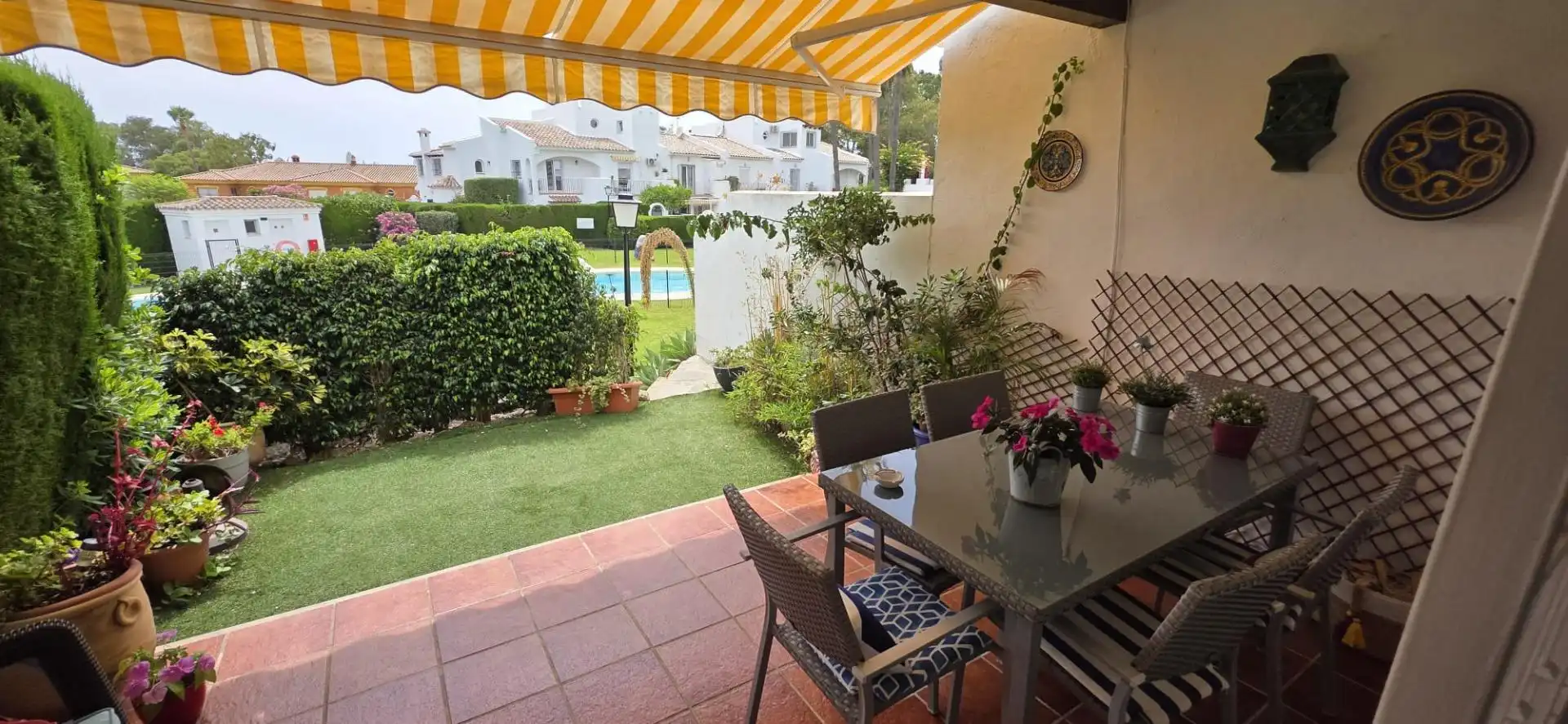 Reihenhaus mit Pool zum Verkauf in Avenida PERNET DEL