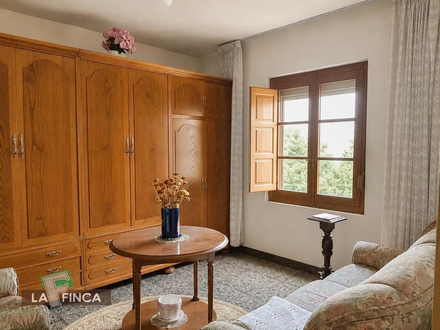 Schlafzimmer von Einfamilien-Reihenhaus zum Verkauf in Siero mit Heizung, Abstellraum und Möbliert