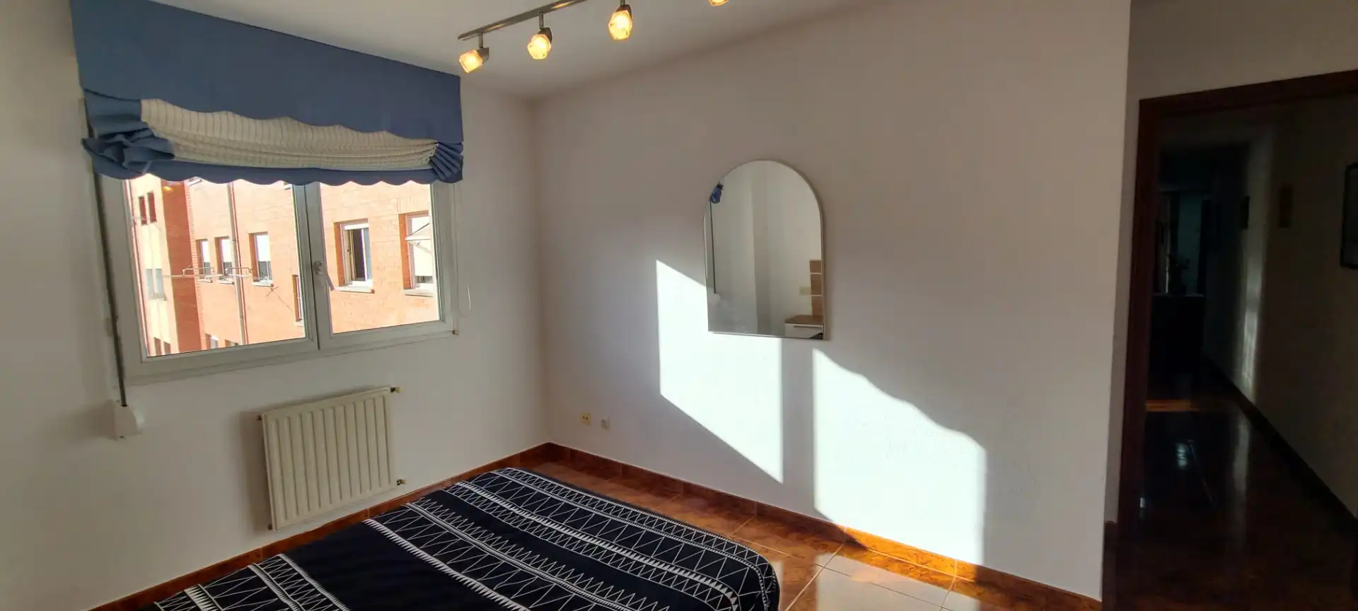 Habitación de Piso de alquiler en Gijón  con Calefacción y Amueblado