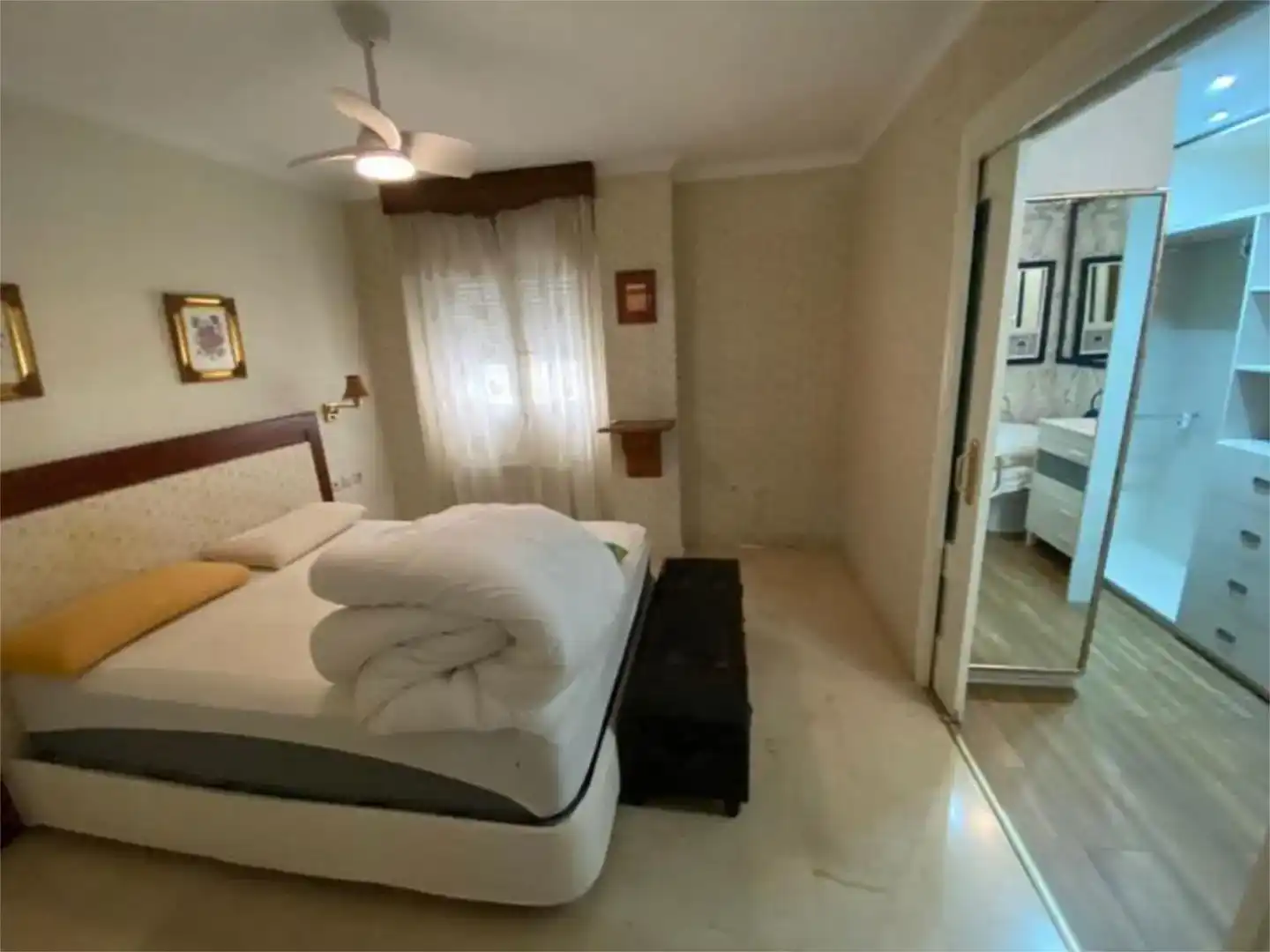 Habitación de Dúplex de alquiler en Granada con Piscina y Amueblado