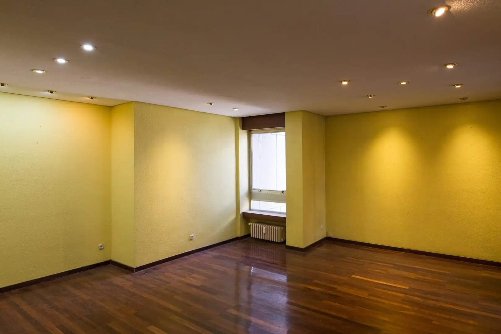 Sala d'estar de Pis en venda en León Capital  amb Terrassa i Traster