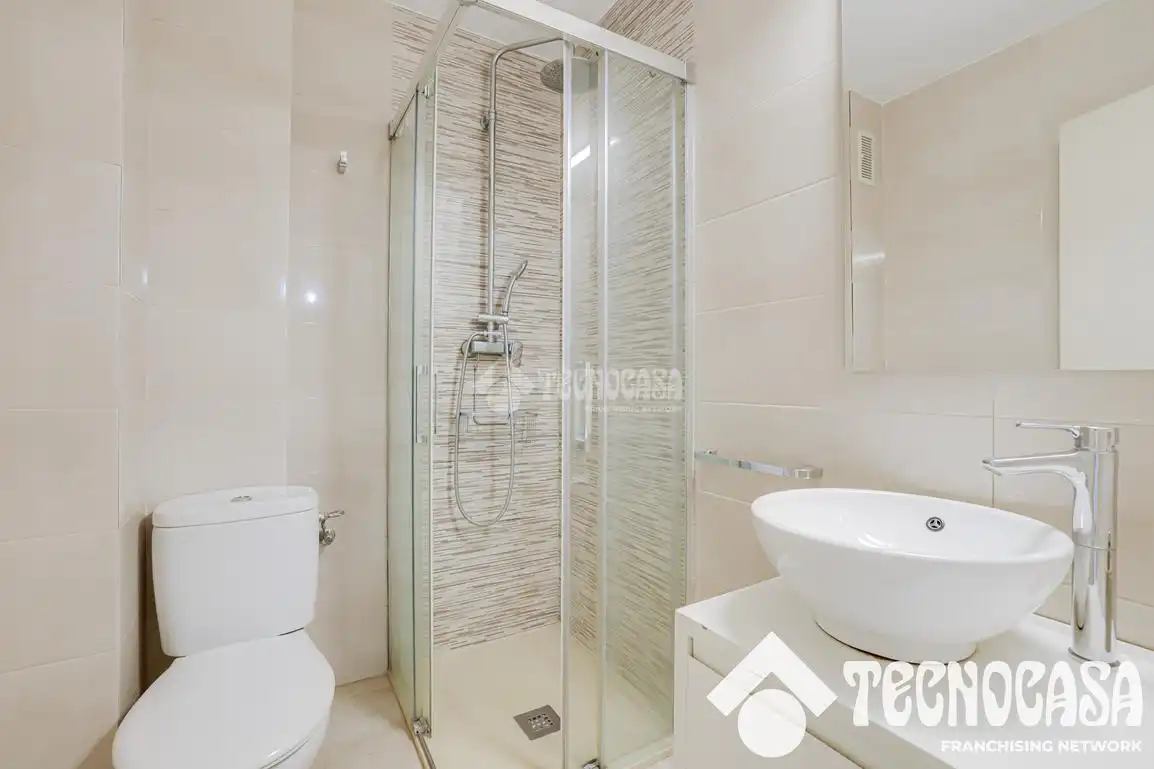 Bathroom of Flat for sale in Mataró