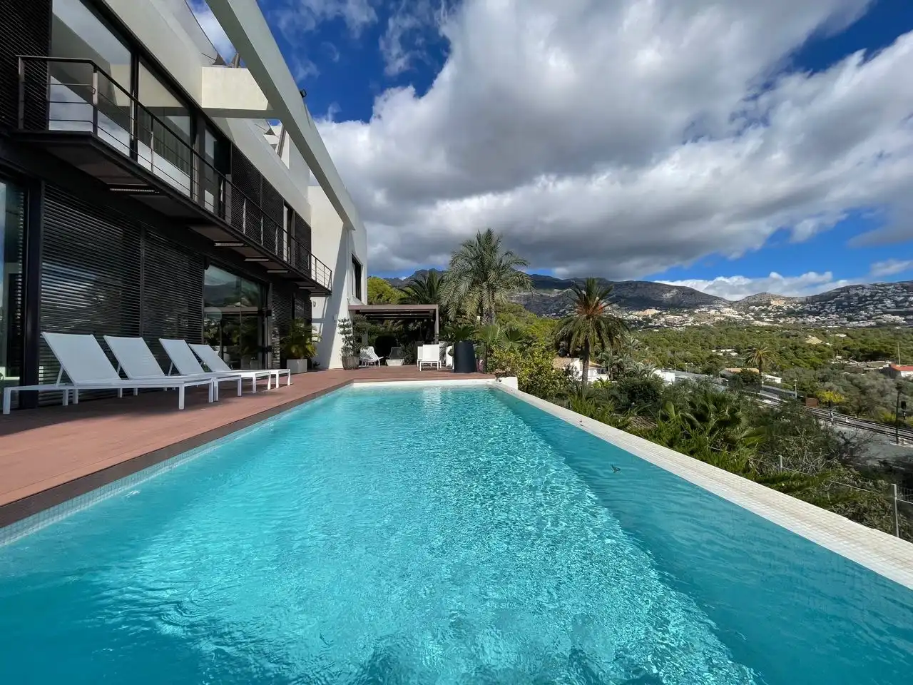 Vista exterior de Casa o chalet en venta en Benidorm con Piscina
