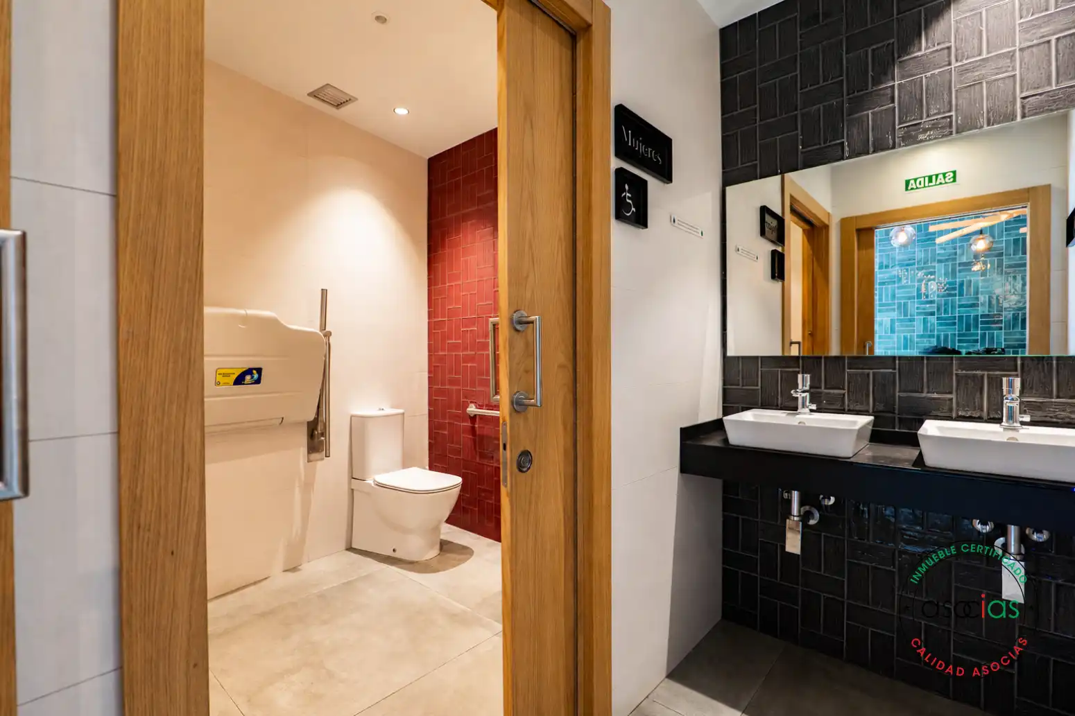 Badezimmer von Geschaftsraum zum Verkauf in Gijón 