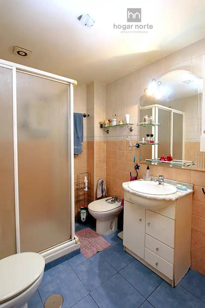 Bathroom of Flat for sale in Alcobendas  with Heating, Terrace and Community pool