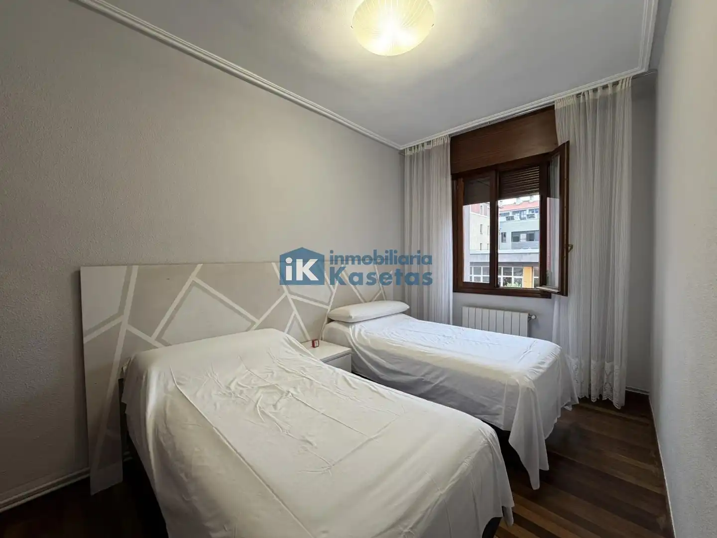 Habitación de Piso en venta en Basauri  con Calefacción