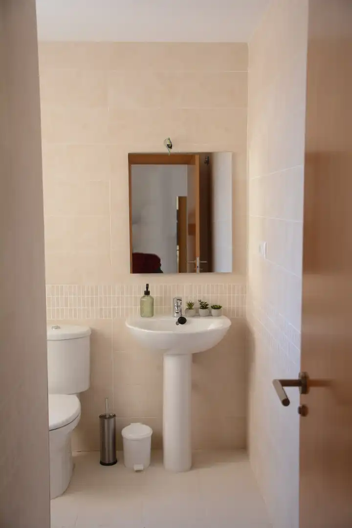 Badezimmer von Wohnungen zur Miete in Láchar mit Klimaanlage, Heizung und Terrasse