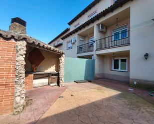 Exterior view of House or chalet for sale in Borox  with Heating, Private garden and Parquet flooring