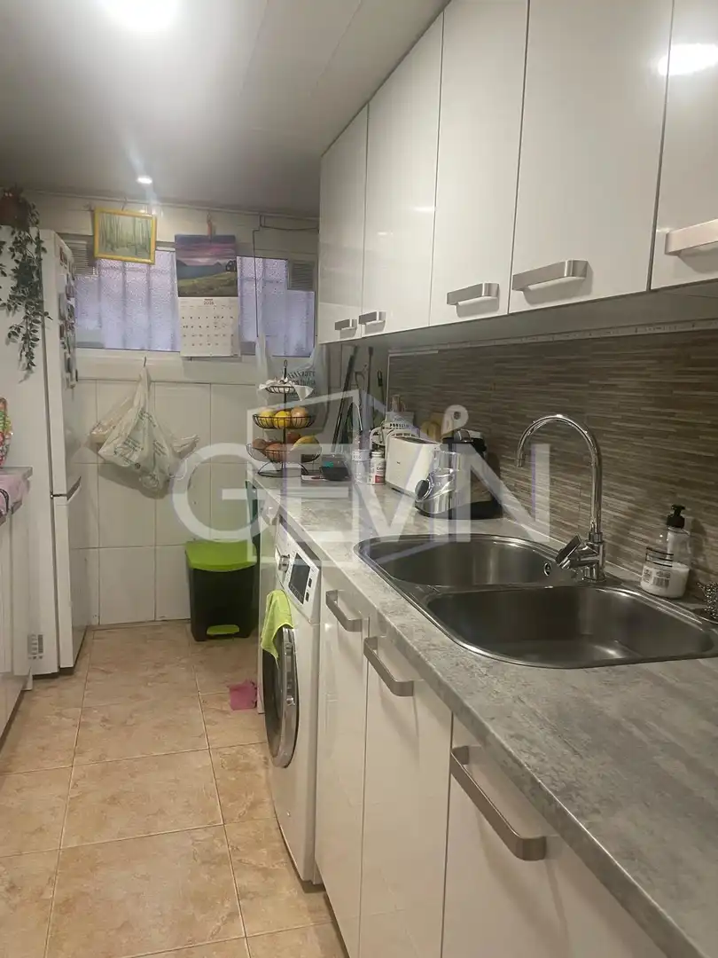 Cocina de Piso en venta en Santa Perpètua de Mogoda