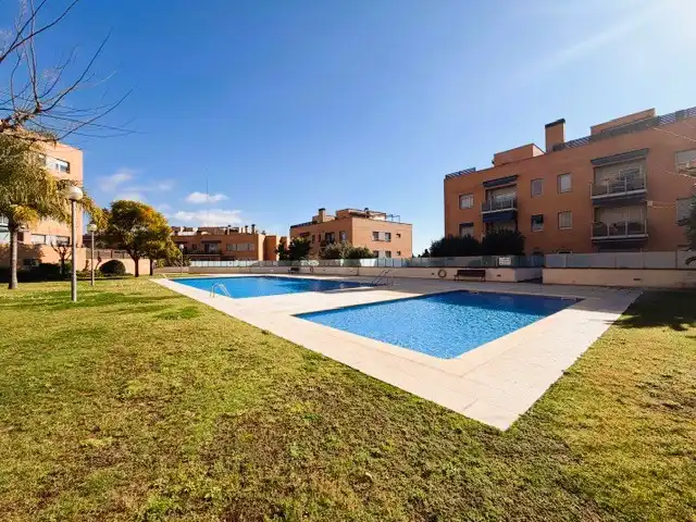 Swimming pool of Flat for sale in Montgat  with Air Conditioner, Heating and Parquet flooring