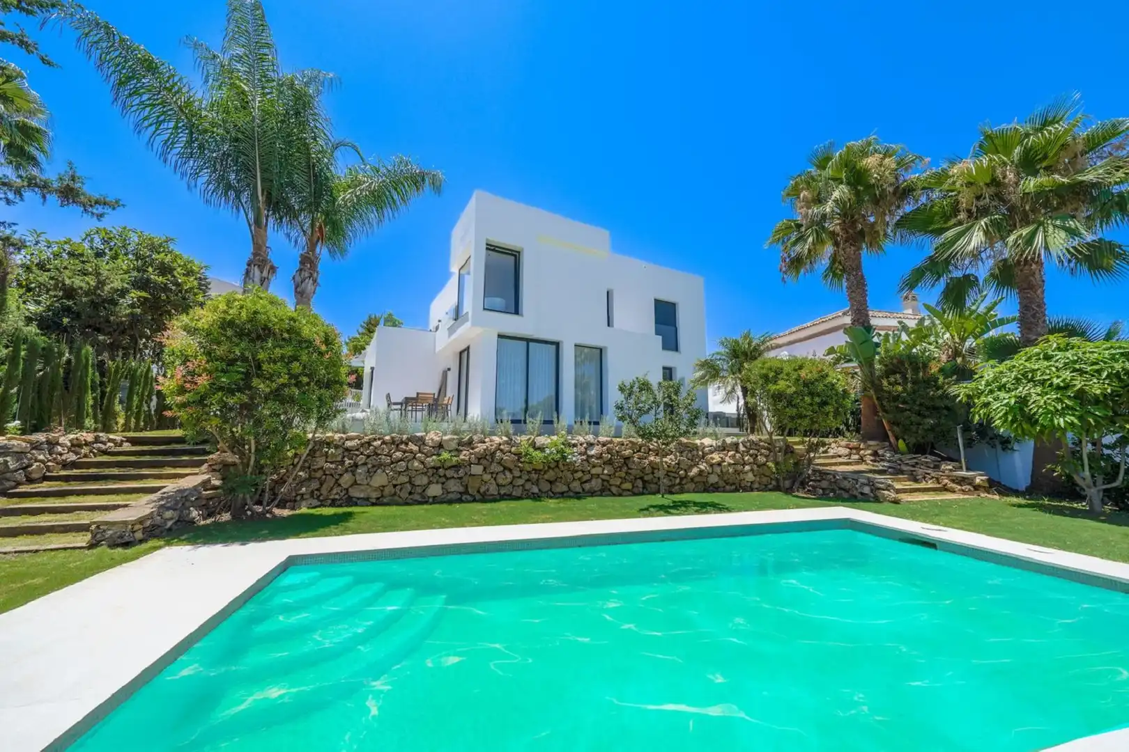 Vista exterior de Casa o chalet en venta en Marbella con Aire acondicionado, Jardín privado y Terraza