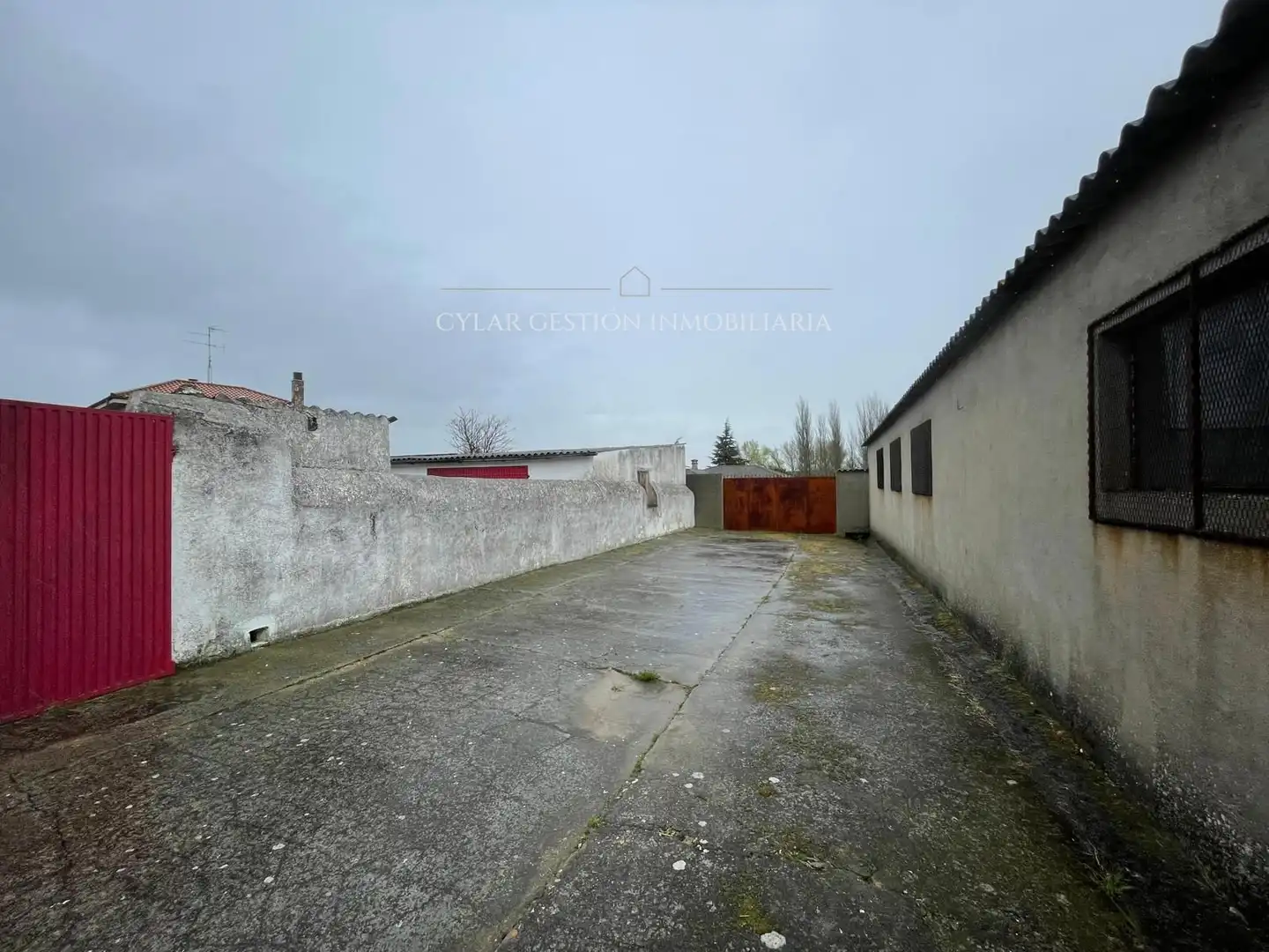 Vista exterior de Casa o xalet en venda en San Pedro de Rozados amb Calefacció, Traster i Moblat