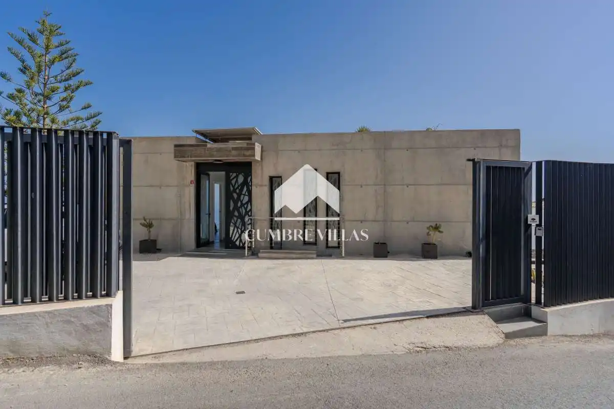 Exterior view of Houses for sale in Salobreña  with Private garden, Terrace and Storage room
