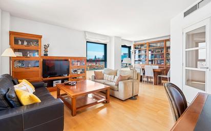 Living room of Flat for sale in  Barcelona Capital  with Private garden, Terrace and Storage room